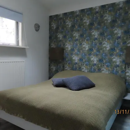 Onder De Peppel Met Sauna En Jacuzzi Holiday home