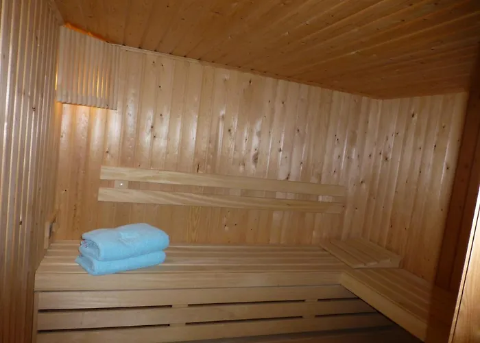 Onder De Peppel Met Sauna En Jacuzzi * Wijk en Aalburg