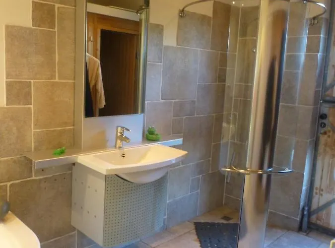 Semesterbostad Onder De Peppel Met Sauna En Jacuzzi Wijk en Aalburg